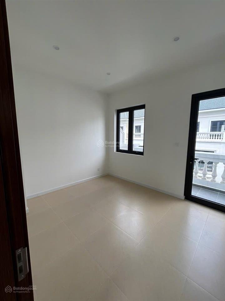 Cho thuê căn hộ hoàn thiện 5 tầng 7 phòng ngủ thích hợp để ở gia đình