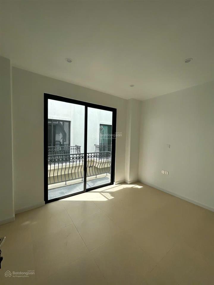 Cho thuê căn hộ hoàn thiện 5 tầng 7 phòng ngủ thích hợp để ở gia đình