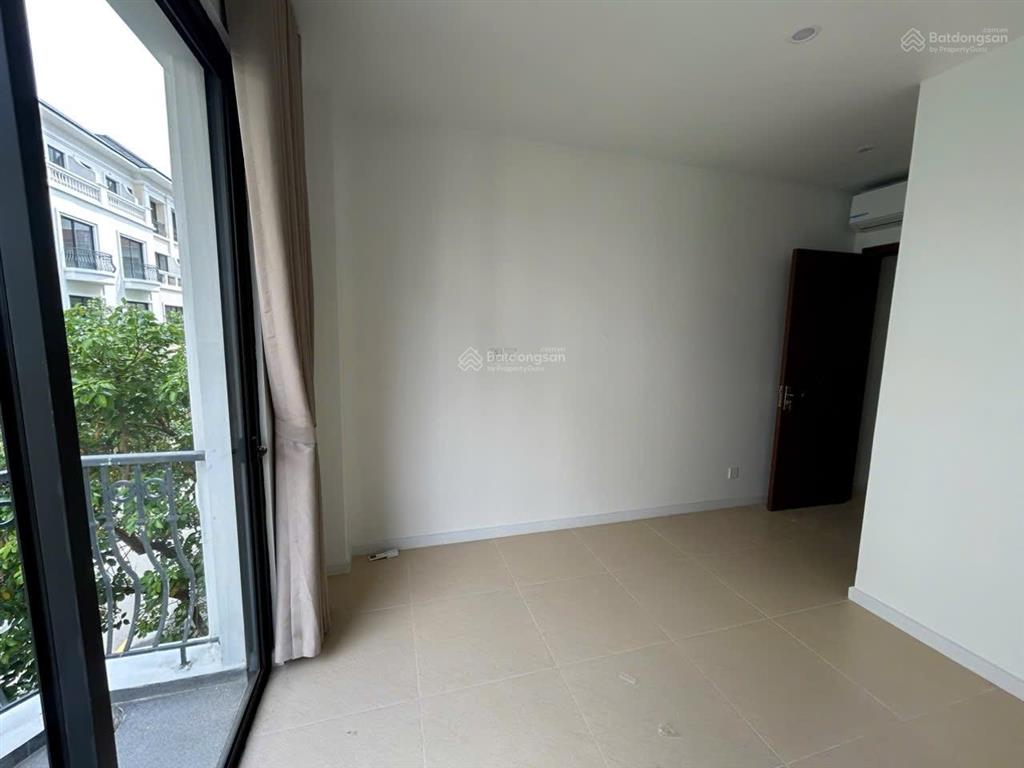 Cho thuê căn hộ hoàn thiện 5 tầng 7 phòng ngủ thích hợp để ở gia đình