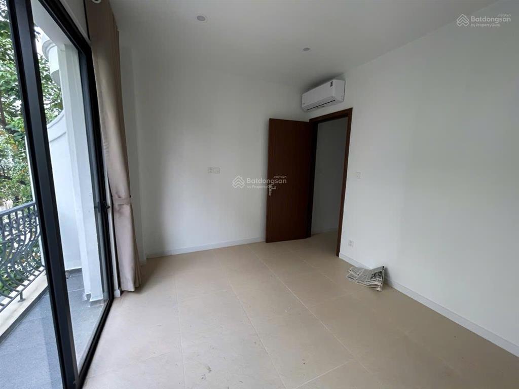 Cho thuê căn hộ hoàn thiện 5 tầng 7 phòng ngủ thích hợp để ở gia đình