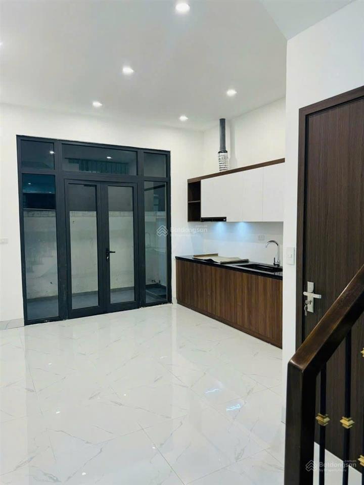 Cho thuê căn hoàn thiện 2 tầng trong khu đóng, đảo dừa khép kín, tiện ích bể bơi pha lê đẳng cấp.