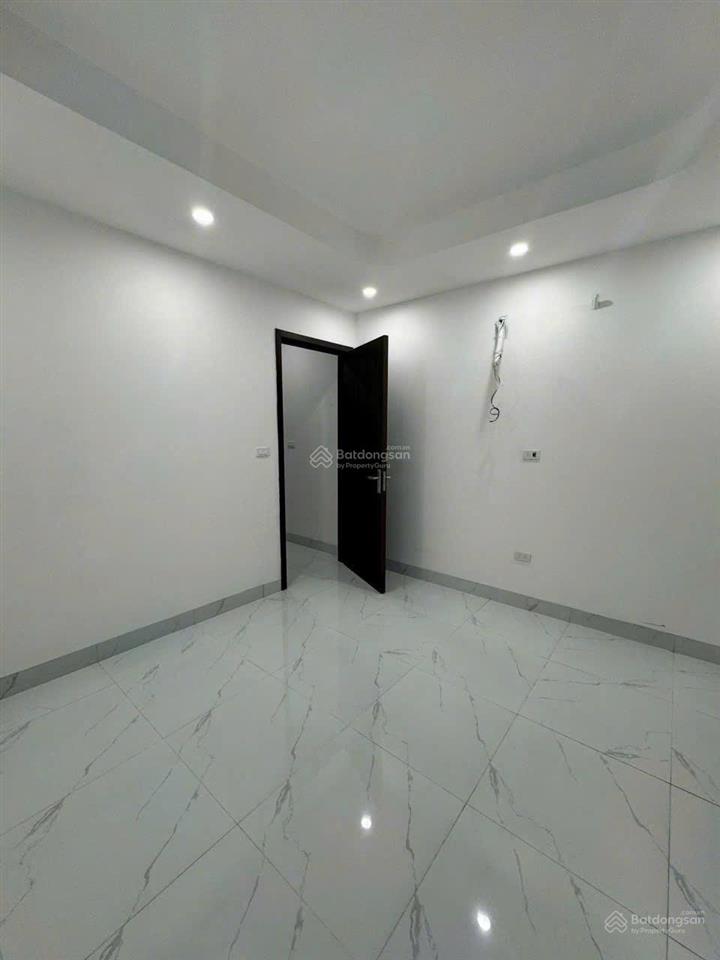 Cho thuê căn hoàn thiện 2 tầng trong khu đóng, đảo dừa khép kín, tiện ích bể bơi pha lê đẳng cấp.