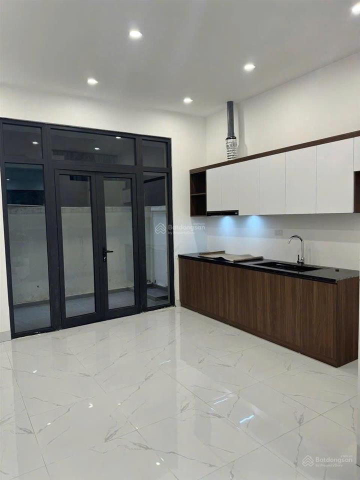 Cho thuê căn hoàn thiện 2 tầng trong khu đóng, đảo dừa khép kín, tiện ích bể bơi pha lê đẳng cấp.