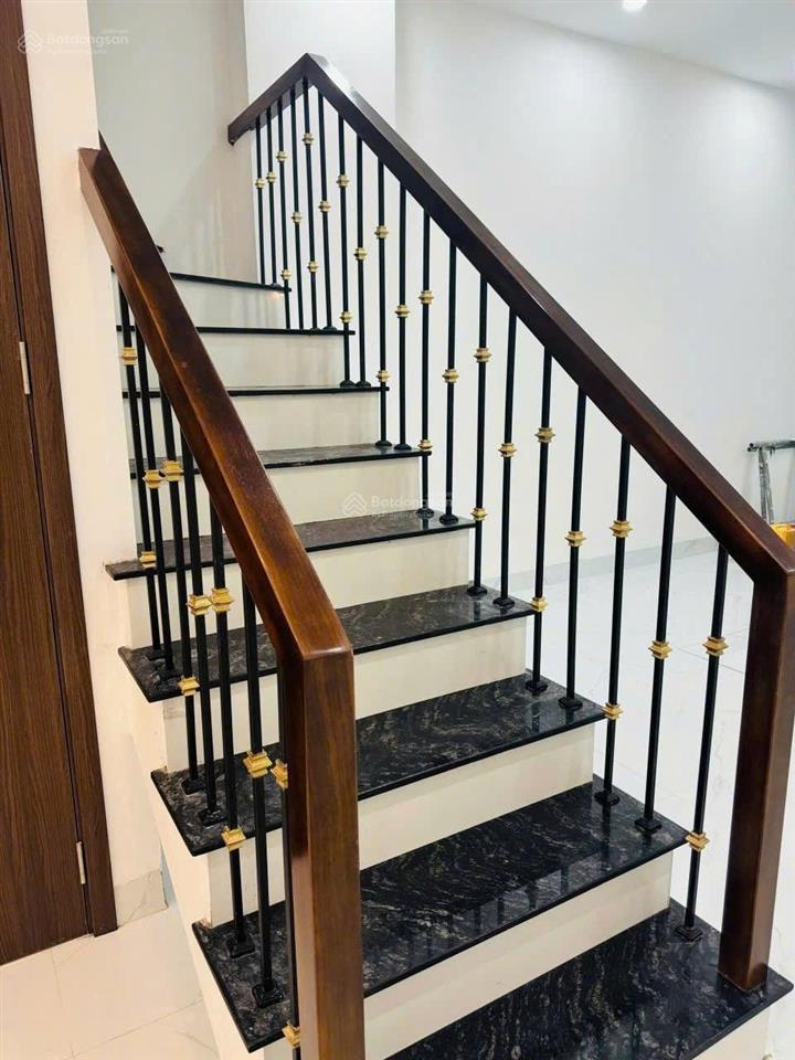Cho thuê căn hoàn thiện 2 tầng trong khu đóng, đảo dừa khép kín, tiện ích bể bơi pha lê đẳng cấp.