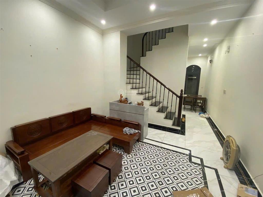 Cho thuê căn hoàn thiện 3 tầng 4 pn, hoàn thiện full đồ chỉ việc vào ở