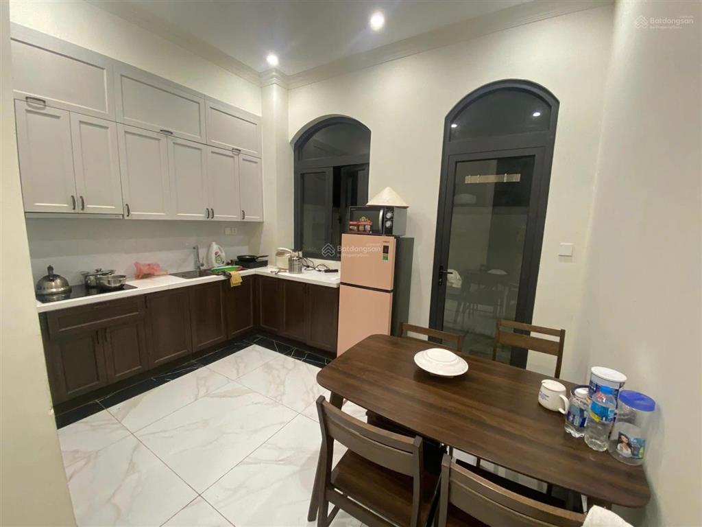 Cho thuê căn hoàn thiện 3 tầng 4 pn, hoàn thiện full đồ chỉ việc vào ở