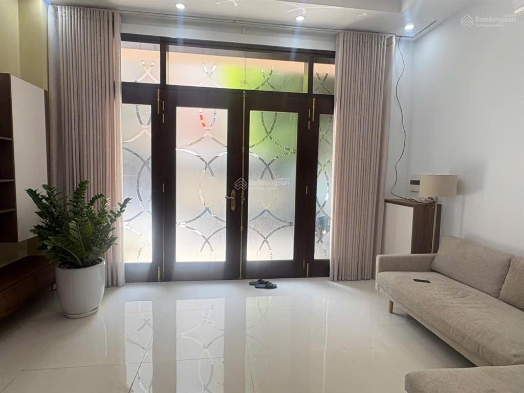 Cho thuê cọ xanh 63 m2 hoàn thiện 3 tầng, có 3pn khép kín full đồ chỉ việc vào ở