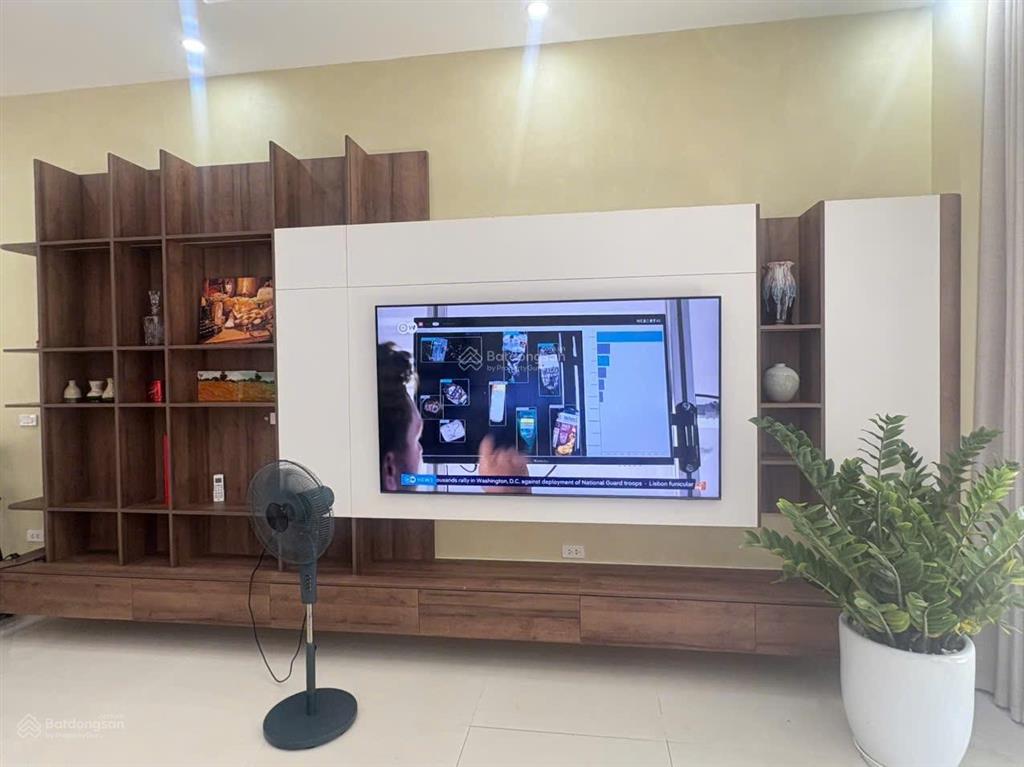 Cho thuê cọ xanh 63 m2 hoàn thiện 3 tầng, có 3pn khép kín full đồ chỉ việc vào ở