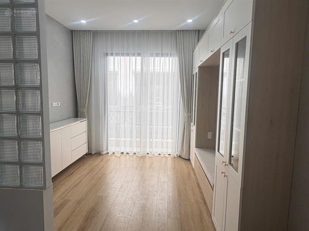 Cho thuê cọ xanh 63 m2 hoàn thiện 3 tầng, có 3pn khép kín full đồ chỉ việc vào ở