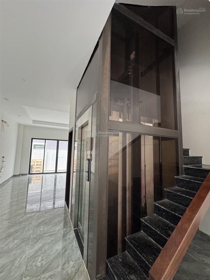 Cho thuê căn 85 m2 hoàn thiện sẵn 5 tầng, thích hợp để ở làm văn phòng