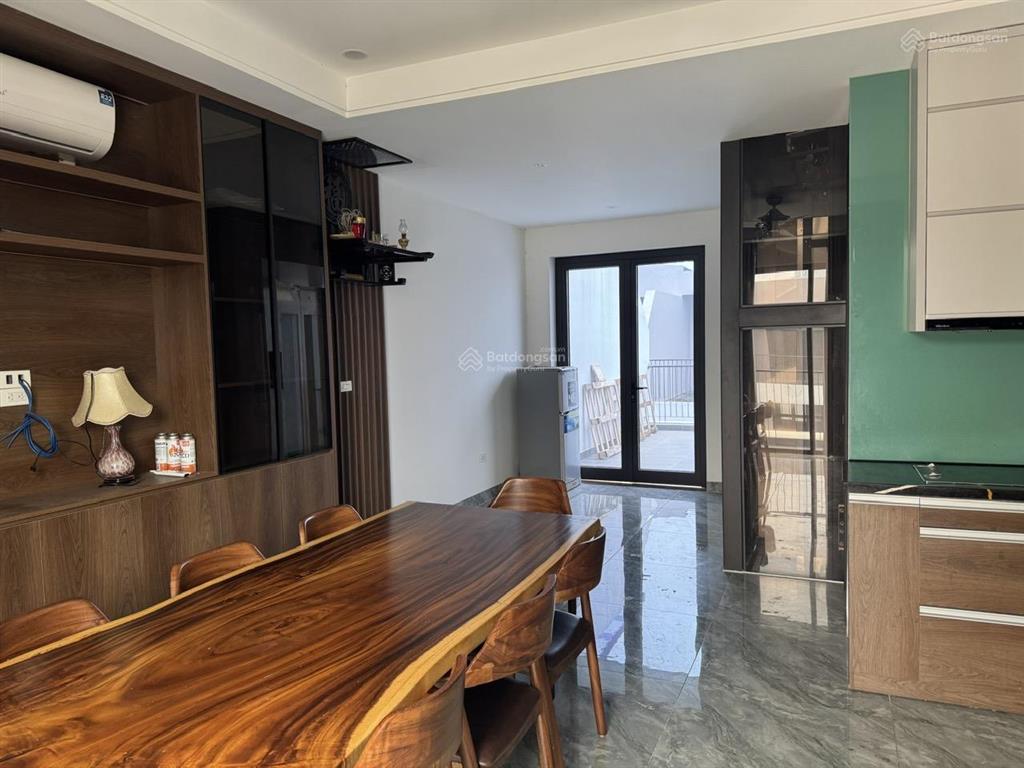 Cho thuê căn 85 m2 hoàn thiện sẵn 5 tầng, thích hợp để ở làm văn phòng