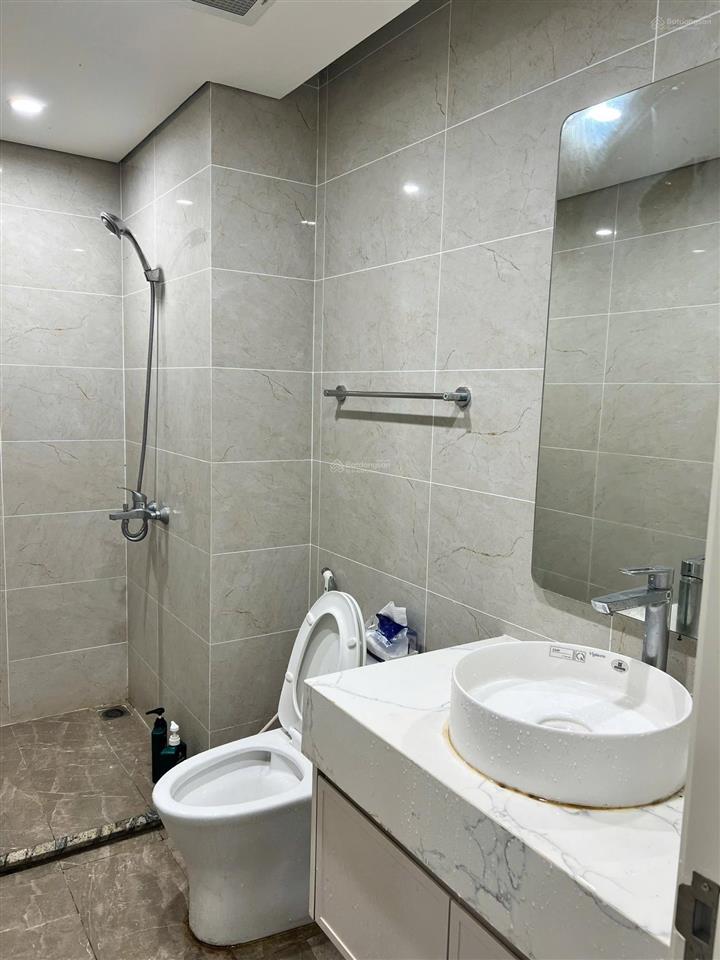 Cho thuê căn 70 m2 hoàn thiện 3 tầng có 4pn, chỉ việc vào ở luôn giá quá tốt