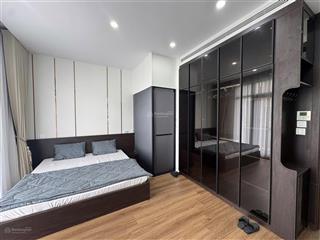 Cho thuê căn xẻ khe hoàn thiện 5 tầng cực đẹp full đồ 6 pn chỉ việc vào ở luôn
