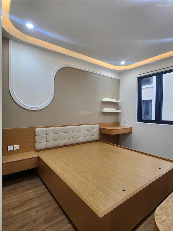 Cho thuê căn 75 m2 hoàn thiện 5 tầng có thang máy nhà mới tinh đẹp giá tốt