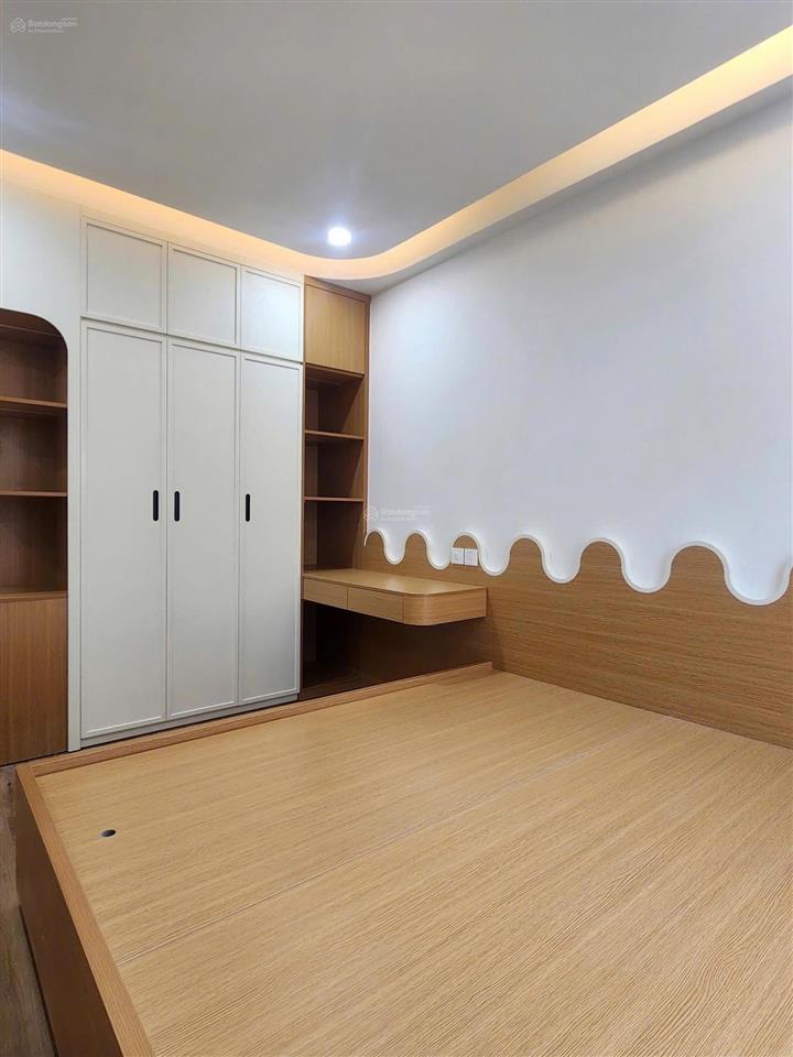Cho thuê căn 75 m2 hoàn thiện 5 tầng có thang máy nhà mới tinh đẹp giá tốt