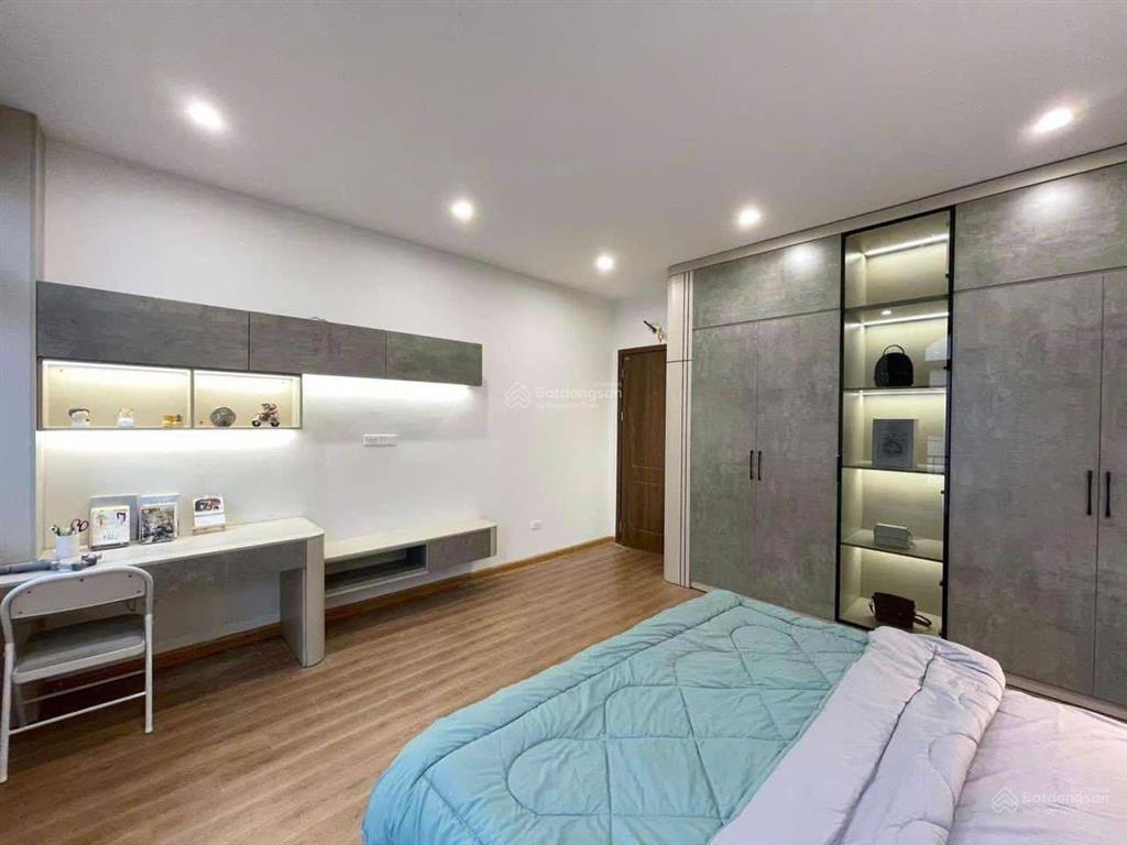 Cho thuê căn hoàn thiện 3 tầng đồ đẹp thích hợp để ở làm văn phòng có 2pn chỉ việc vào ở