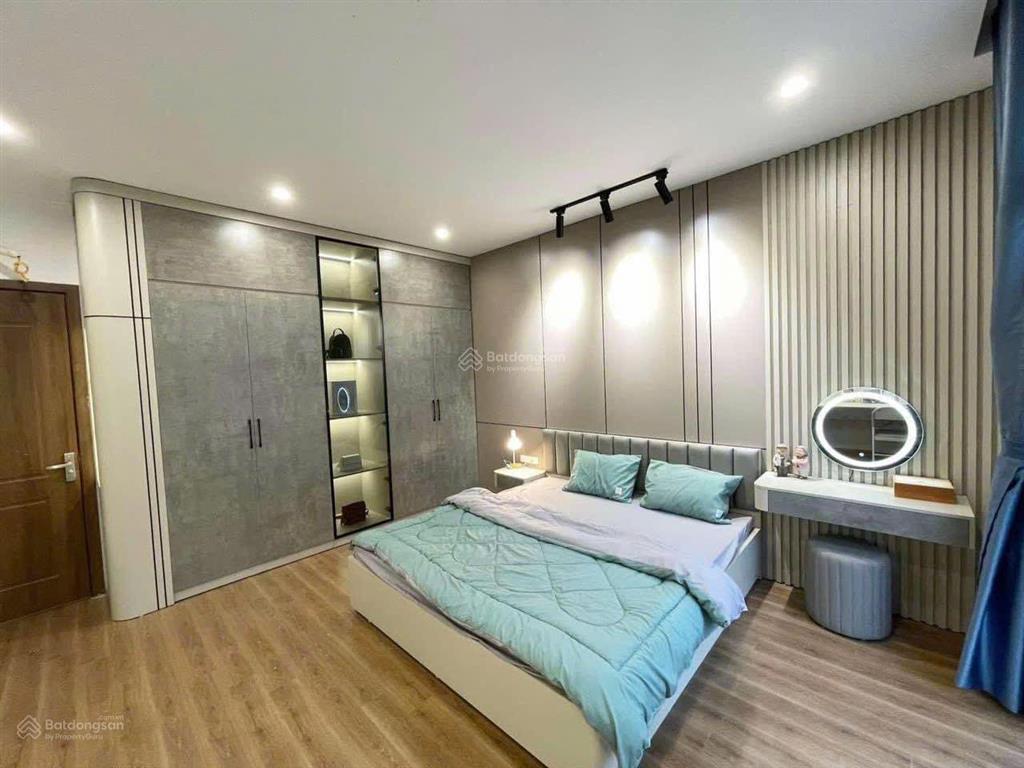 Cho thuê căn hoàn thiện 3 tầng đồ đẹp thích hợp để ở làm văn phòng có 2pn chỉ việc vào ở