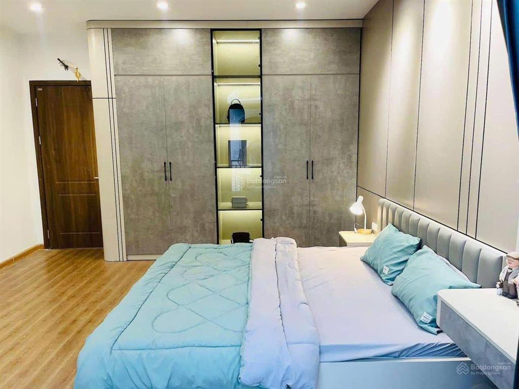 Cho thuê căn hoàn thiện 3 tầng đồ đẹp thích hợp để ở làm văn phòng có 2pn chỉ việc vào ở