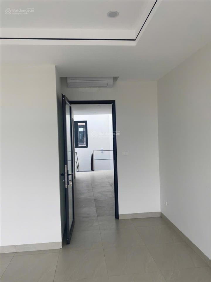Cho thuê căn liền kề 80 m2 hoàn thiện 5 tầng thích hợp làm văn phòng có 3 pn