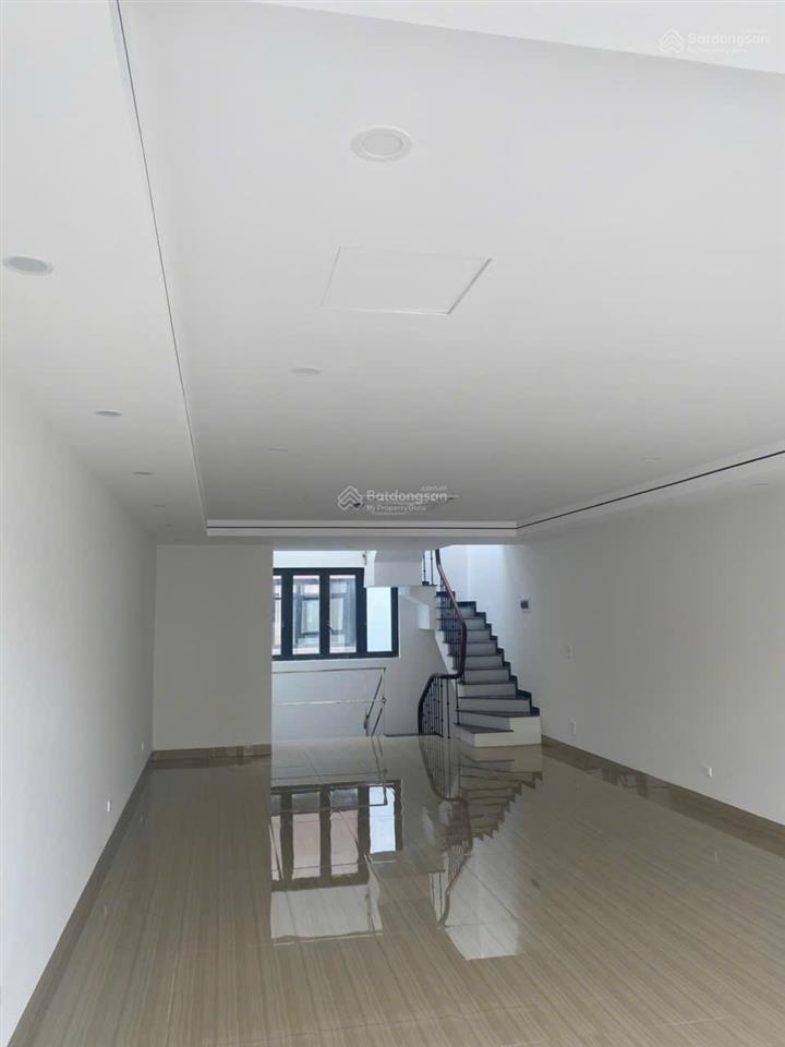 Cho thuê căn liền kề 80 m2 hoàn thiện 5 tầng thích hợp làm văn phòng có 3 pn