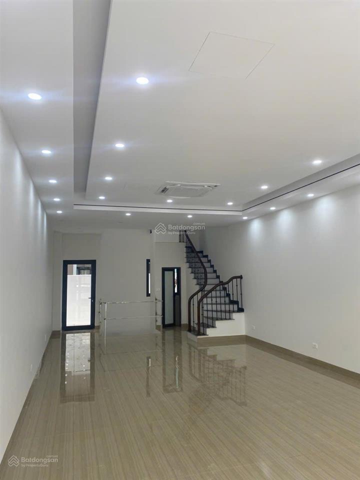 Cho thuê căn liền kề 80 m2 hoàn thiện 5 tầng thích hợp làm văn phòng có 3 pn