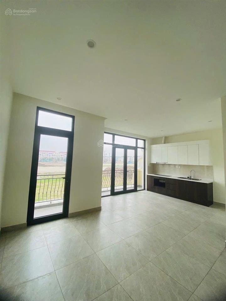 Cho thuê căn song lập 170 m2 thích hợp làm văn phòng view công viên đường 20 mét