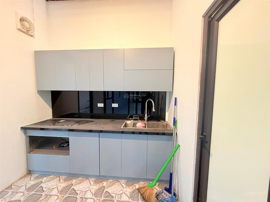 Cho thuê xẻ khe cọ xanh 72 m2 nội thất cơ bản có giường tủ