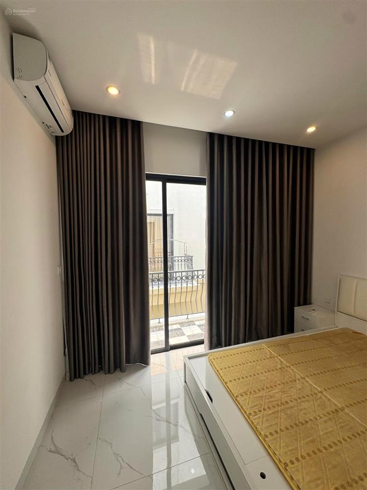 Cho thuê căn 70 m2 hoàn thiện 2 tầng full đồ, chỉ việc vào ở có 2 phòng ngủ khép kín.