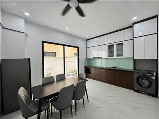 Cho thuê căn 70 m2 hoàn thiện 2 tầng full đồ, chỉ việc vào ở có 2 phòng ngủ khép kín.