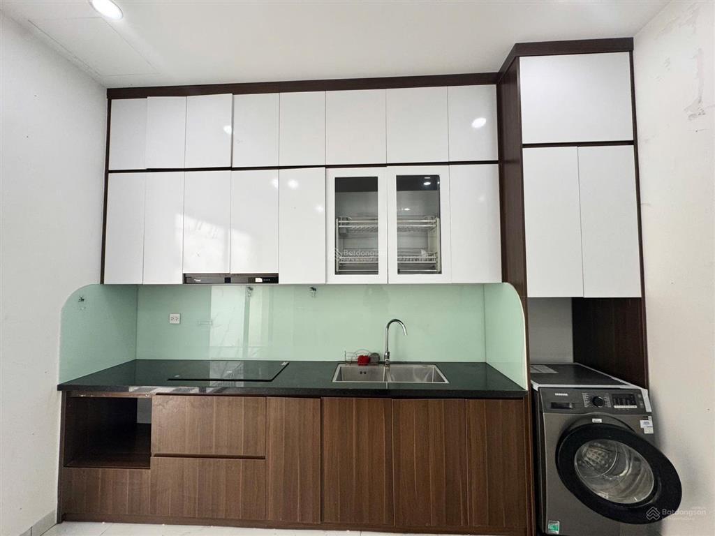 Cho thuê căn 70 m2 hoàn thiện 2 tầng full đồ, chỉ việc vào ở có 2 phòng ngủ khép kín.