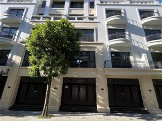 Bán gấp 65 m2 san hô, sẵn sổ đỏ lâu dài, cạnh biển hồ tạo sóng 18ha, công viên, bể bơi nội khu