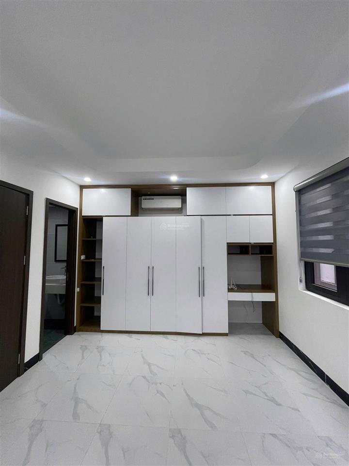 Cho thuê căn phố biển hoàn thiên 2 tầng 2 phòng ngủ khép kín full đồ chỉ việc vào ở