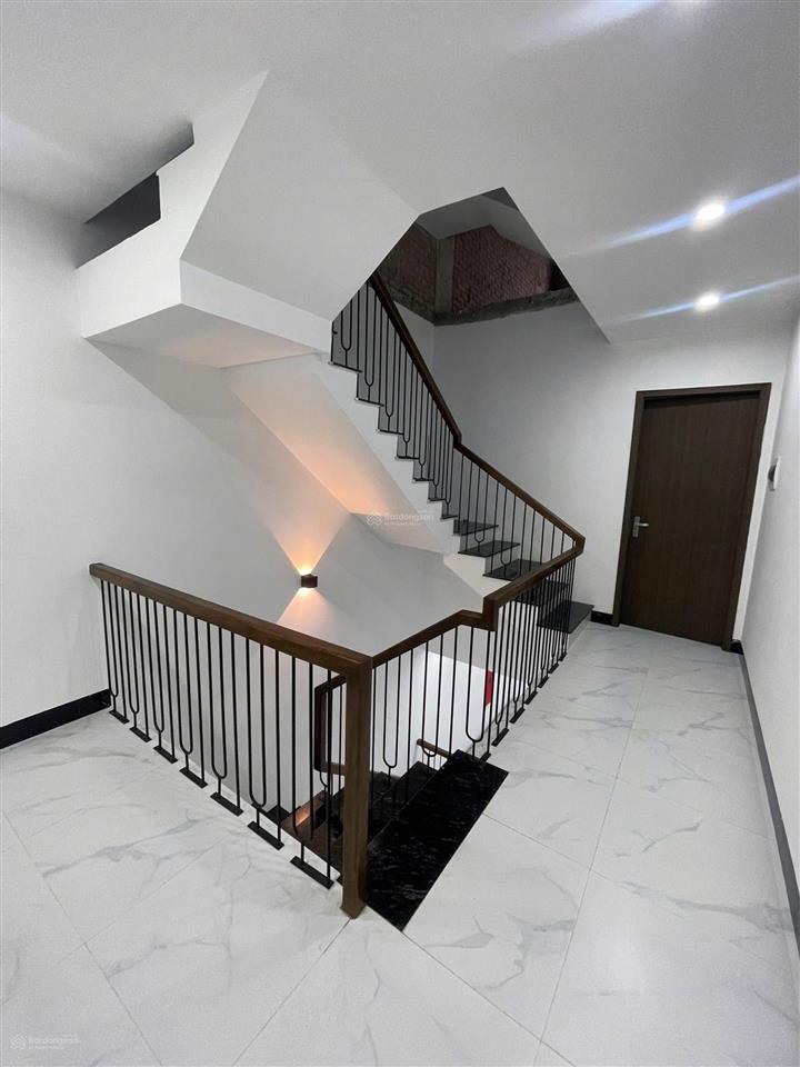 Cho thuê căn phố biển hoàn thiên 2 tầng 2 phòng ngủ khép kín full đồ chỉ việc vào ở