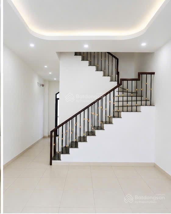 Cho thuê căn chà là 63 m2 hoàn thiện 2 tầng, có 2pn thích hợp để ở