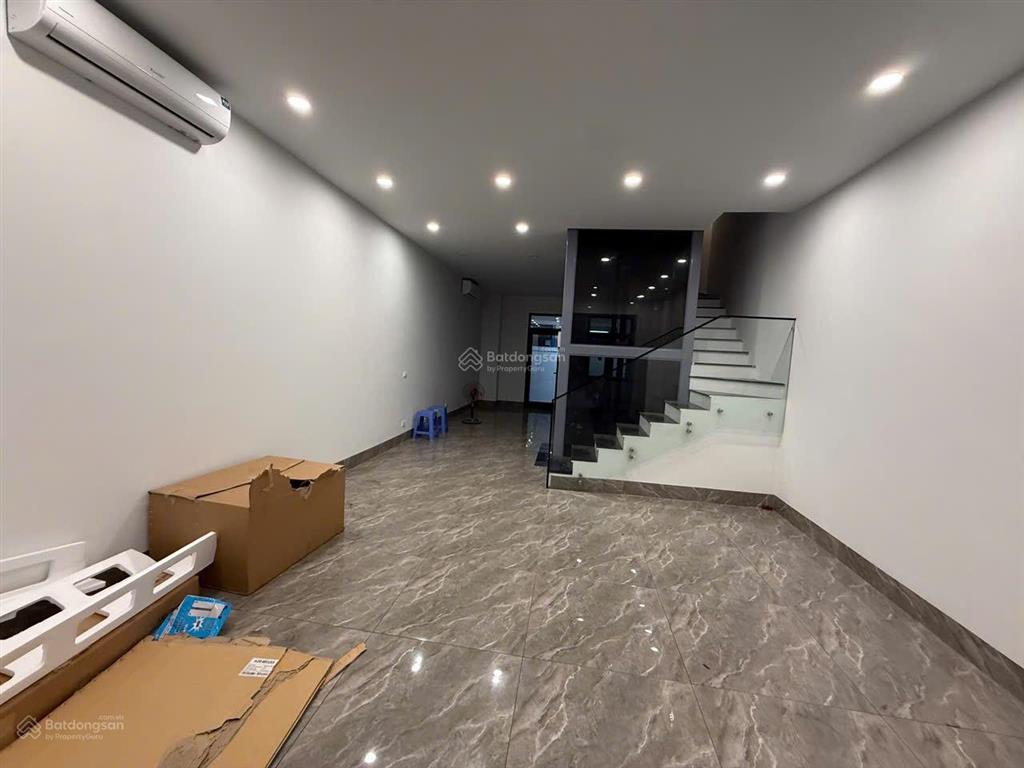 Cho thuê căn vịnh tây 75 m2 hoàn thiện 5 tầng đồ mới tinh, full đồ chỉ việc vào ở