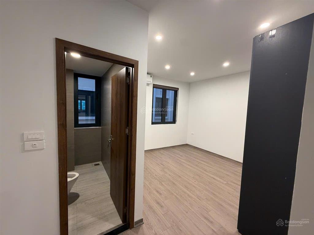 Cho thuê căn vịnh tây 75 m2 hoàn thiện 5 tầng đồ mới tinh, full đồ chỉ việc vào ở