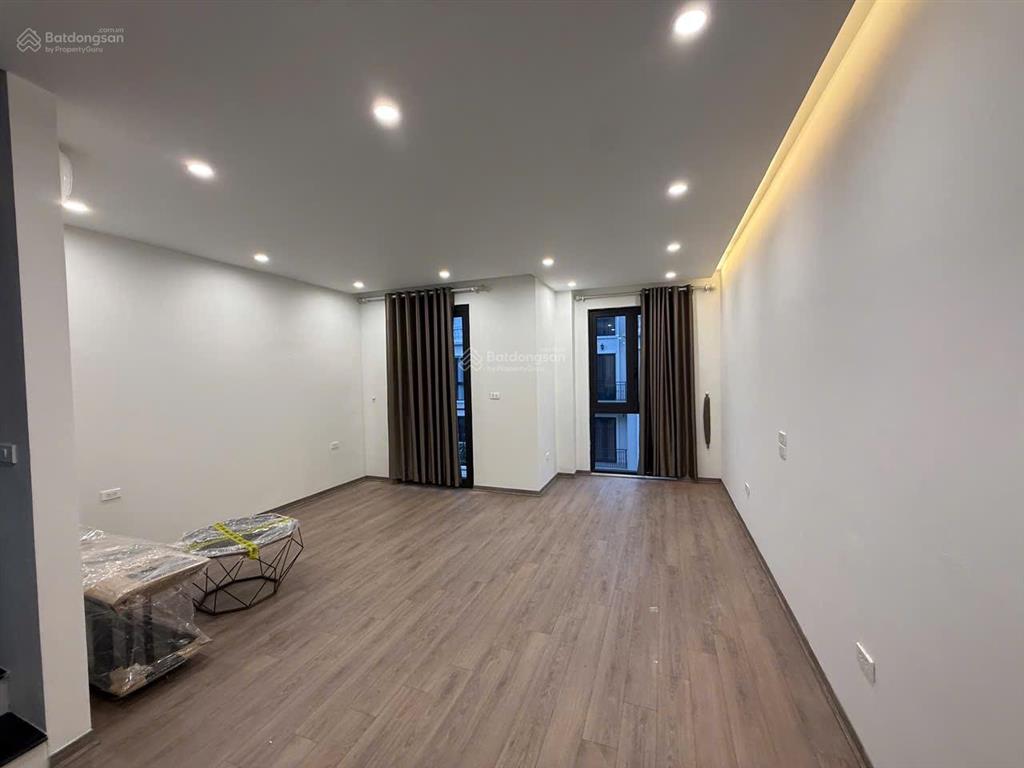Cho thuê căn vịnh tây 75 m2 hoàn thiện 5 tầng đồ mới tinh, full đồ chỉ việc vào ở