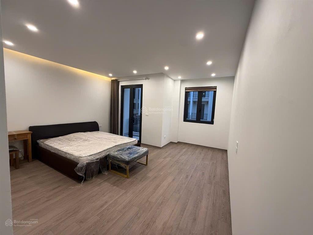 Cho thuê căn vịnh tây 75 m2 hoàn thiện 5 tầng đồ mới tinh, full đồ chỉ việc vào ở