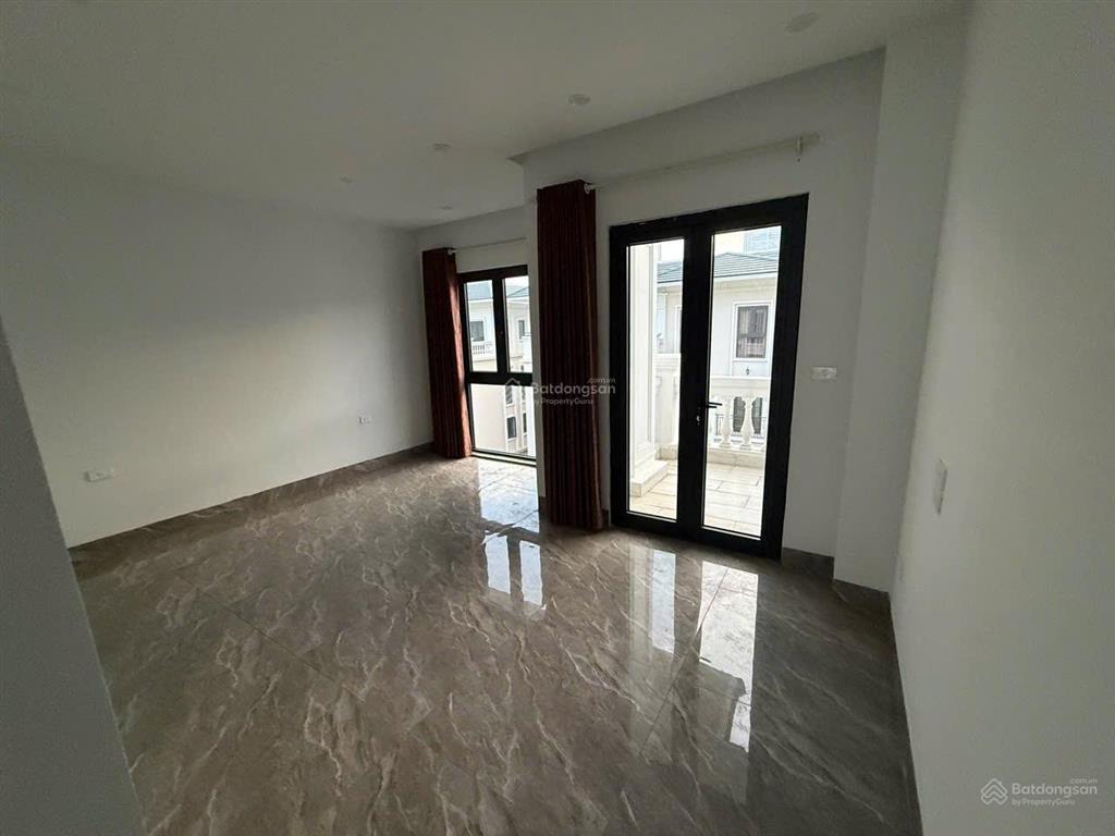 Cho thuê căn vịnh tây 75 m2 hoàn thiện 5 tầng đồ mới tinh, full đồ chỉ việc vào ở