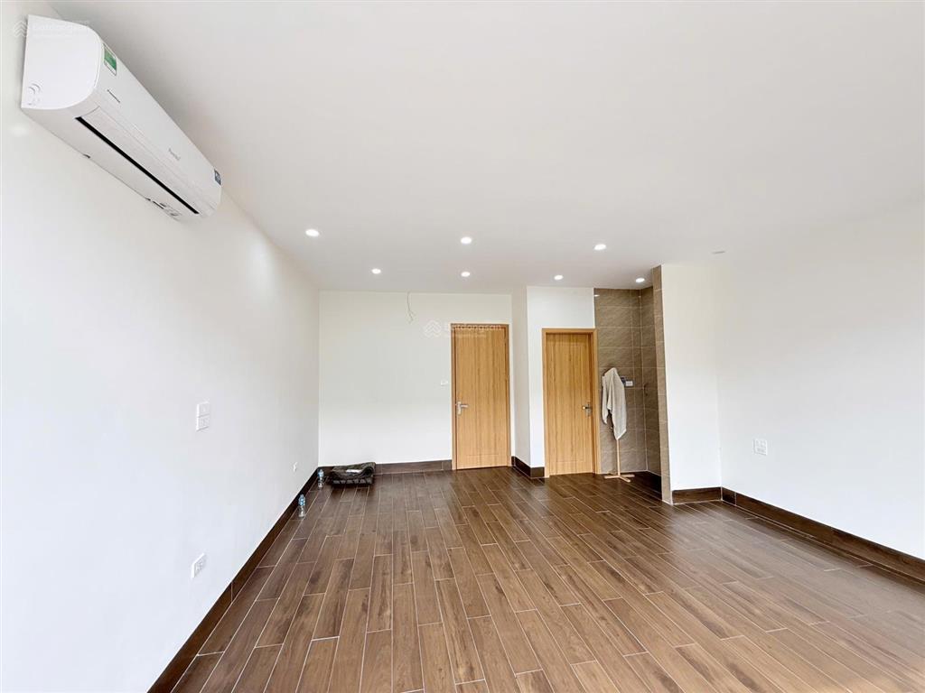 Cho thuê căn hoàn thiện siêu đẹp sẵn 5 tầng đồ cơ bản đủ cả thích hợp làm văn phòng để ở