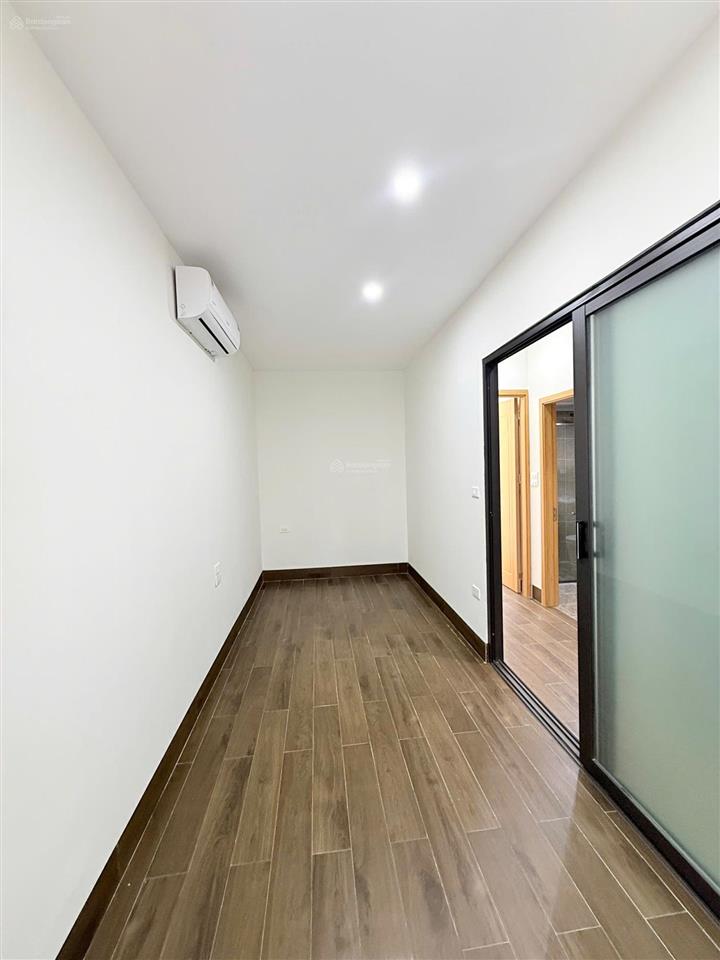 Cho thuê căn hoàn thiện siêu đẹp sẵn 5 tầng đồ cơ bản đủ cả thích hợp làm văn phòng để ở