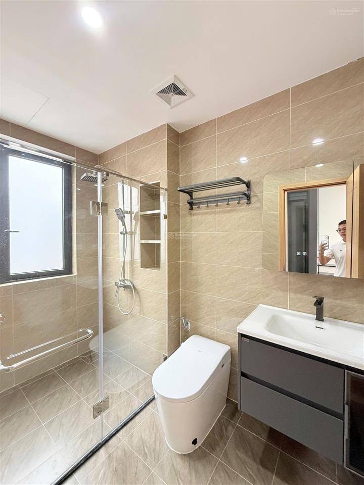 Cho thuê căn hoàn thiện siêu đẹp sẵn 5 tầng đồ cơ bản đủ cả thích hợp làm văn phòng để ở