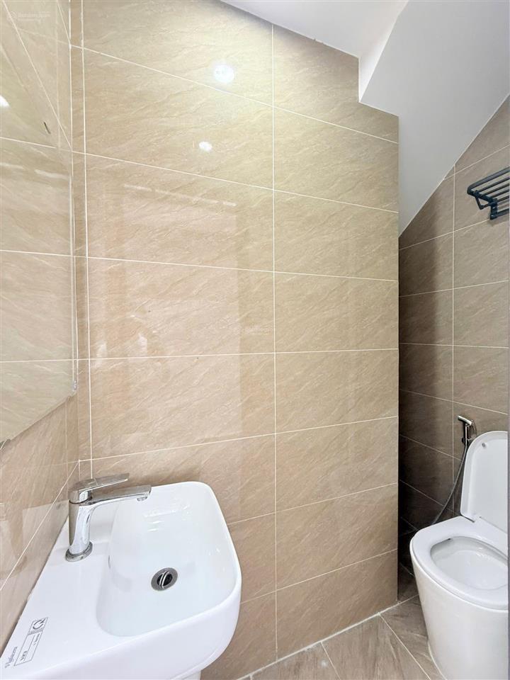 Cho thuê căn hoàn thiện siêu đẹp sẵn 5 tầng đồ cơ bản đủ cả thích hợp làm văn phòng để ở