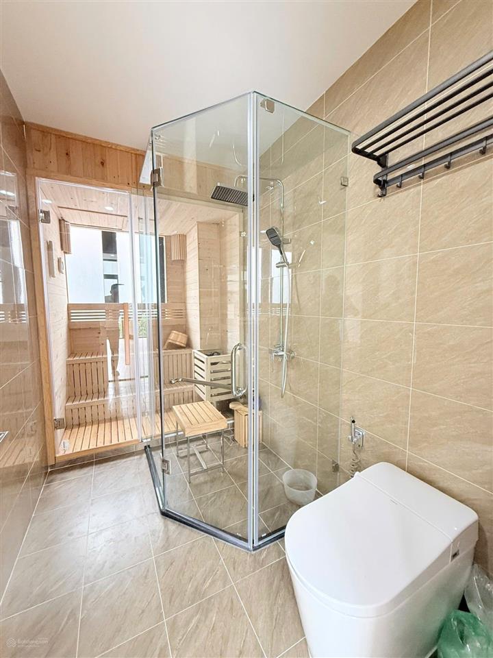 Cho thuê căn hoàn thiện siêu đẹp sẵn 5 tầng đồ cơ bản đủ cả thích hợp làm văn phòng để ở
