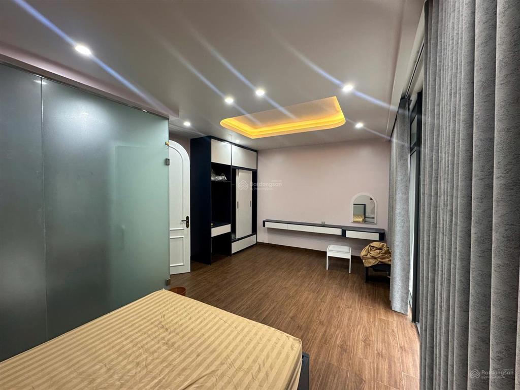 Cho thuê căn liền kề 78 m2, mặt tiền 6 mét, hoàn thiện 5 tầng full đồ nội thất xịn