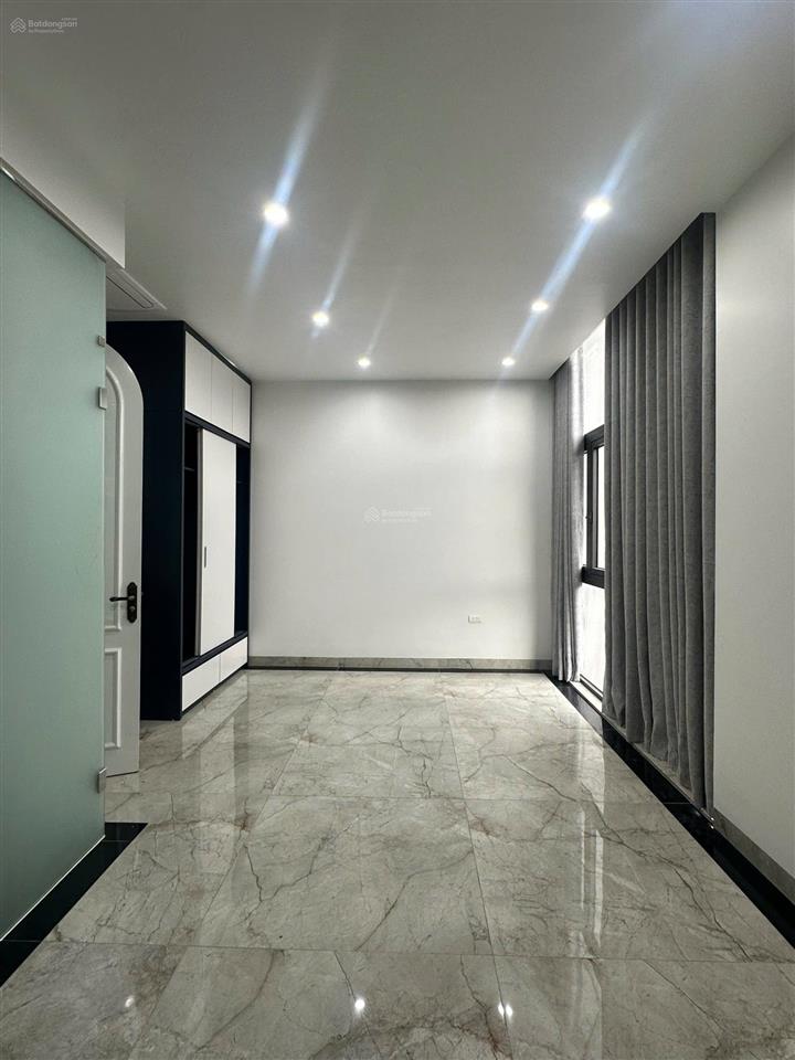 Cho thuê căn liền kề 78 m2, mặt tiền 6 mét, hoàn thiện 5 tầng full đồ nội thất xịn