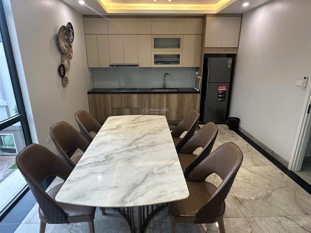Cho thuê căn liền kề 78 m2, mặt tiền 6 mét, hoàn thiện 5 tầng full đồ nội thất xịn