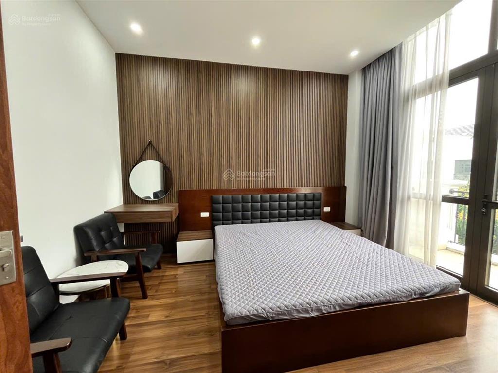 Cho thuê căn song lập 150 m2, hoàn thiện 5 tầng, full đồ, chỉ việc vào ở.
