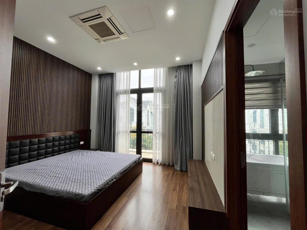 Cho thuê căn song lập 150 m2, hoàn thiện 5 tầng, full đồ, chỉ việc vào ở.