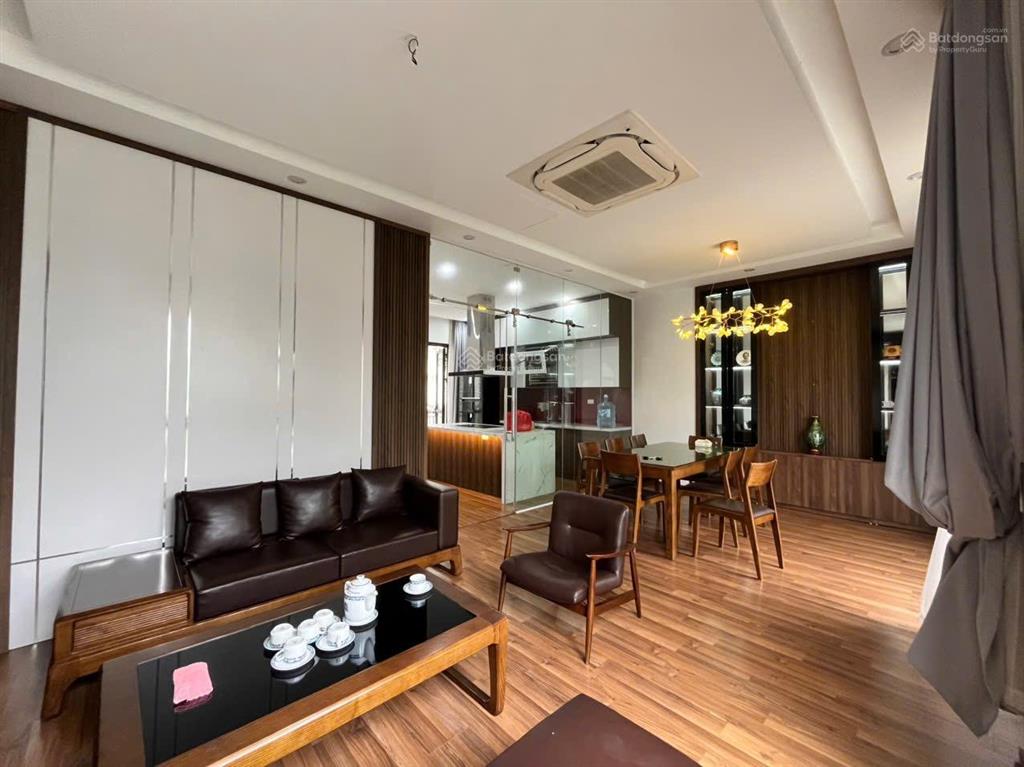 Cho thuê căn song lập 150 m2, hoàn thiện 5 tầng, full đồ, chỉ việc vào ở.